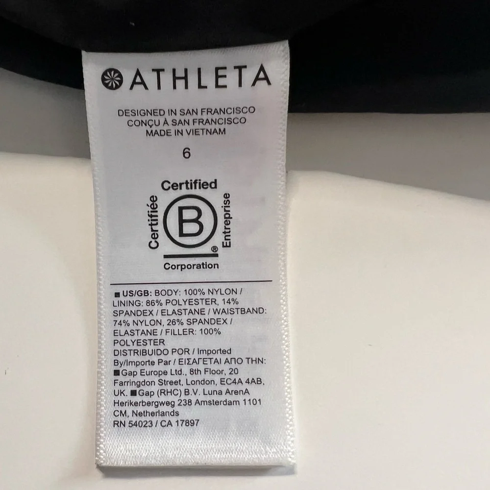 Athleta Apres Quilted Ski Short‎ in Black #467120 Zippered Pockets Size 6 - Picture 11 of 15